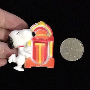 🖤1958 Snoopy💕music box refrigerator magnet